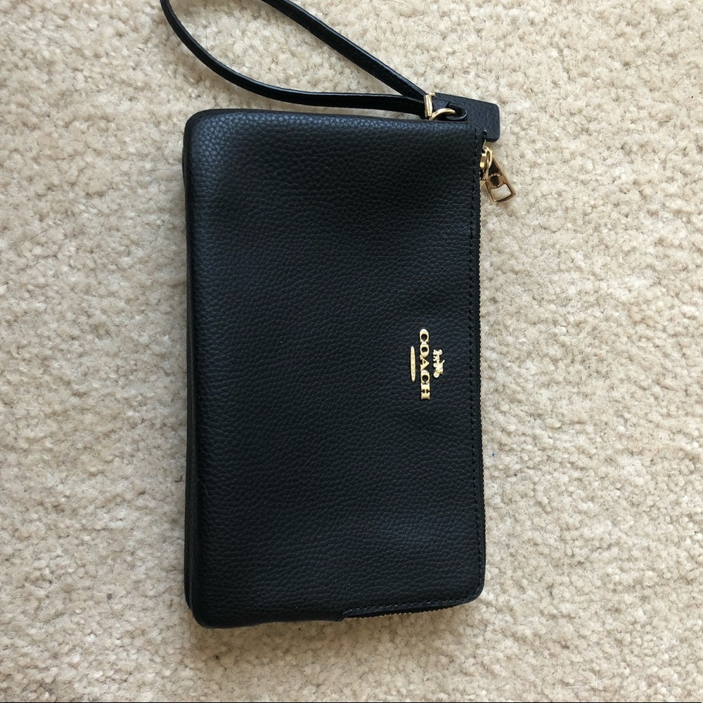 Coach clutch/wristlet